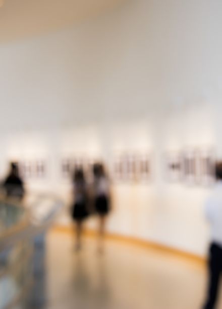 Со светом солнца радостно играя