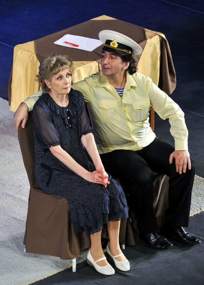 Спектакль «Незамужняя женщина»