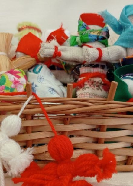 Весну закликать, зиму провожать