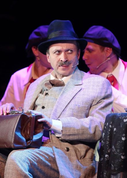 Спектакль «Двенадцать стульев»