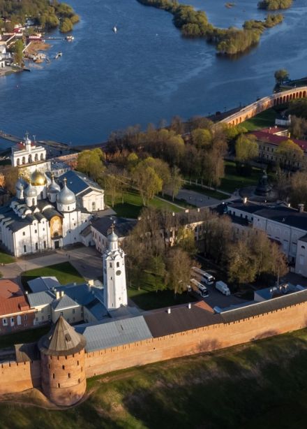 Кремль улыбается