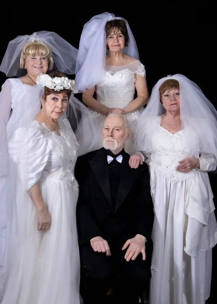 Спектакль «Женитьба. Почти по Гоголю»