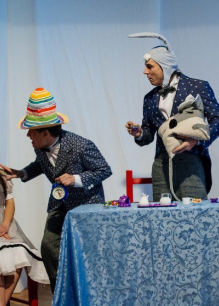 Алиса в стране чудес